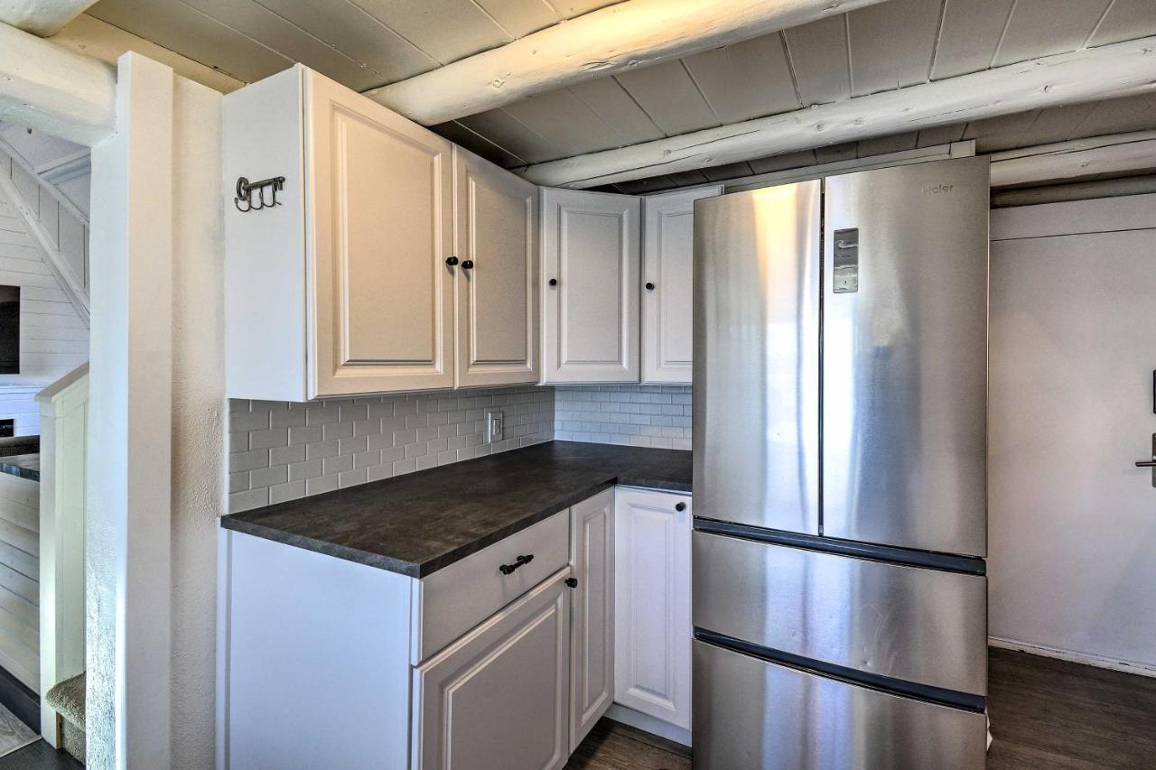 Puget Sound Cabin With Hot Tub And Water Views! 브레머턴 외부 사진