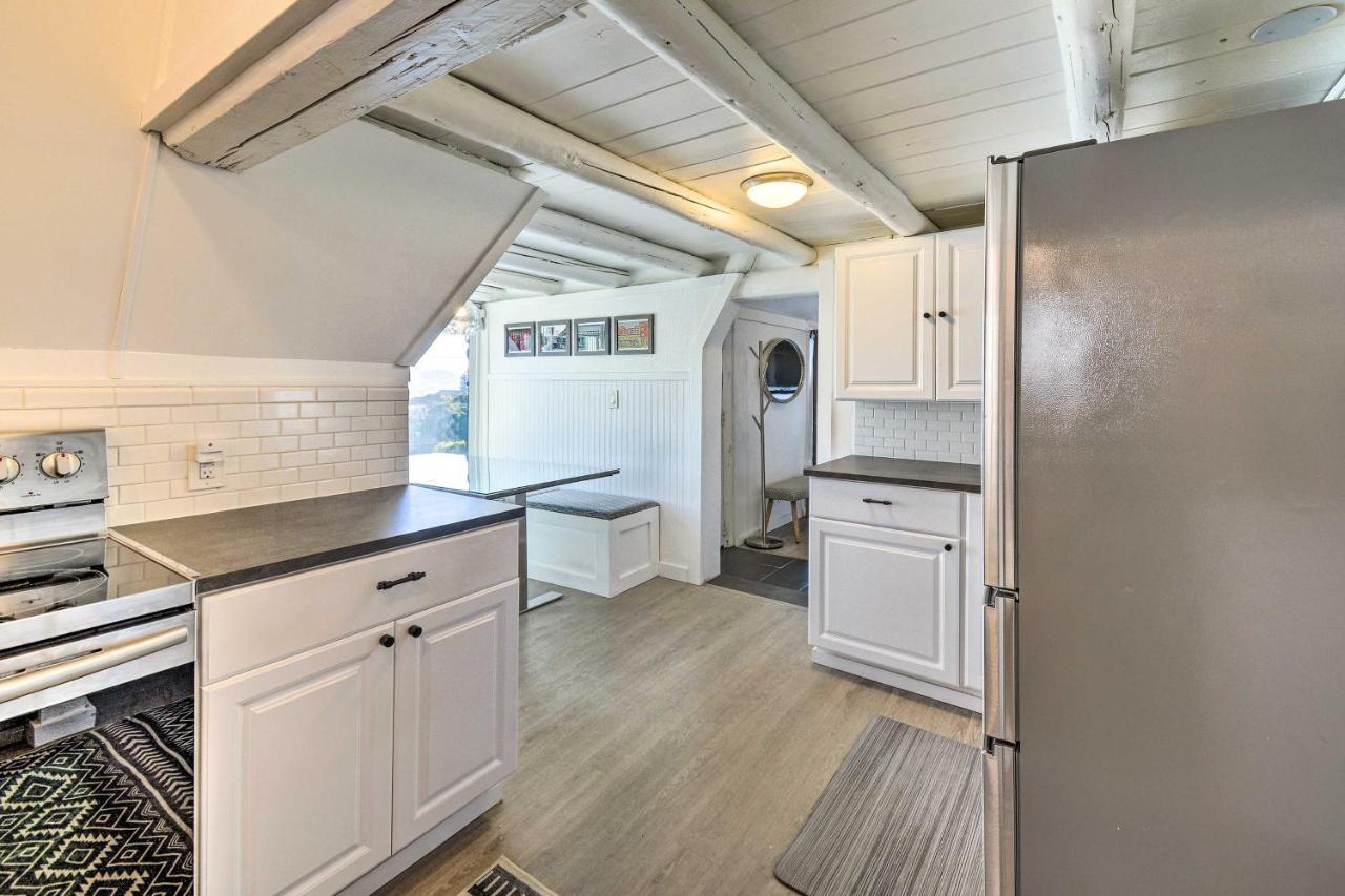 Puget Sound Cabin With Hot Tub And Water Views! 브레머턴 외부 사진