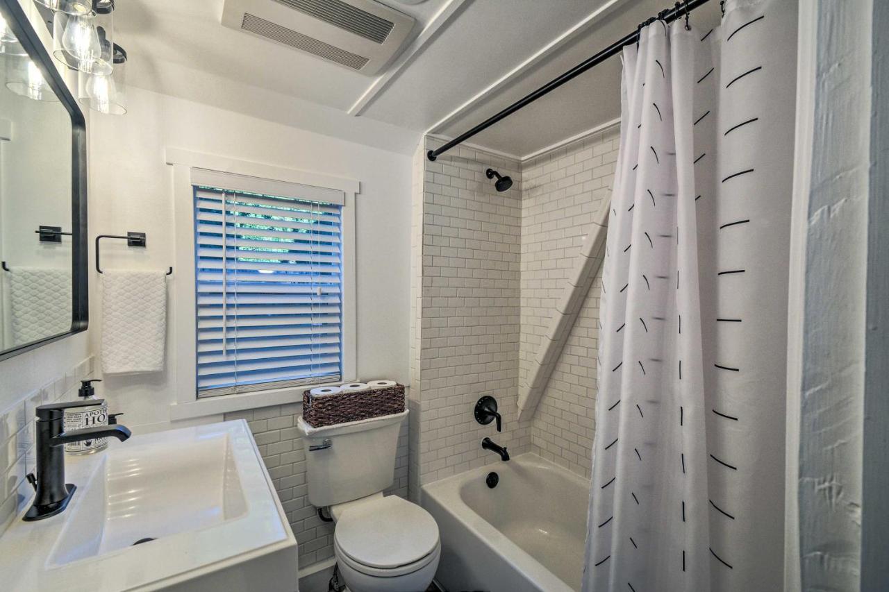 Puget Sound Cabin With Hot Tub And Water Views! 브레머턴 외부 사진