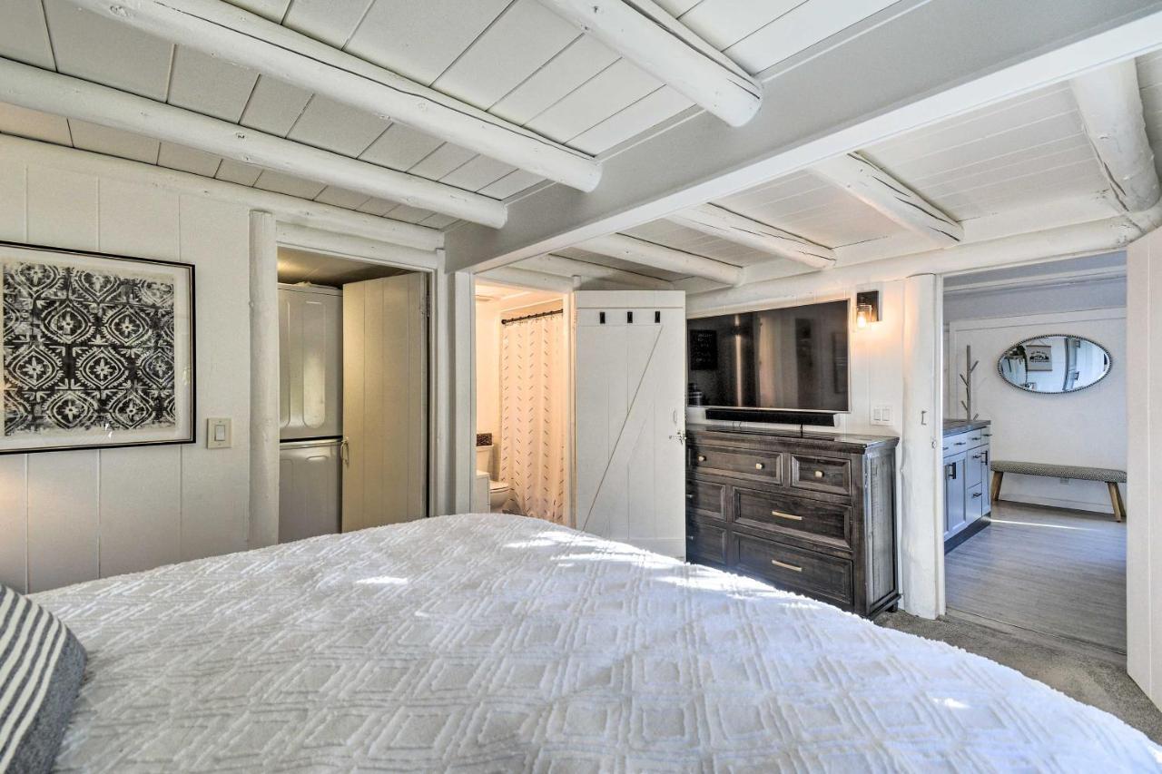 Puget Sound Cabin With Hot Tub And Water Views! 브레머턴 외부 사진