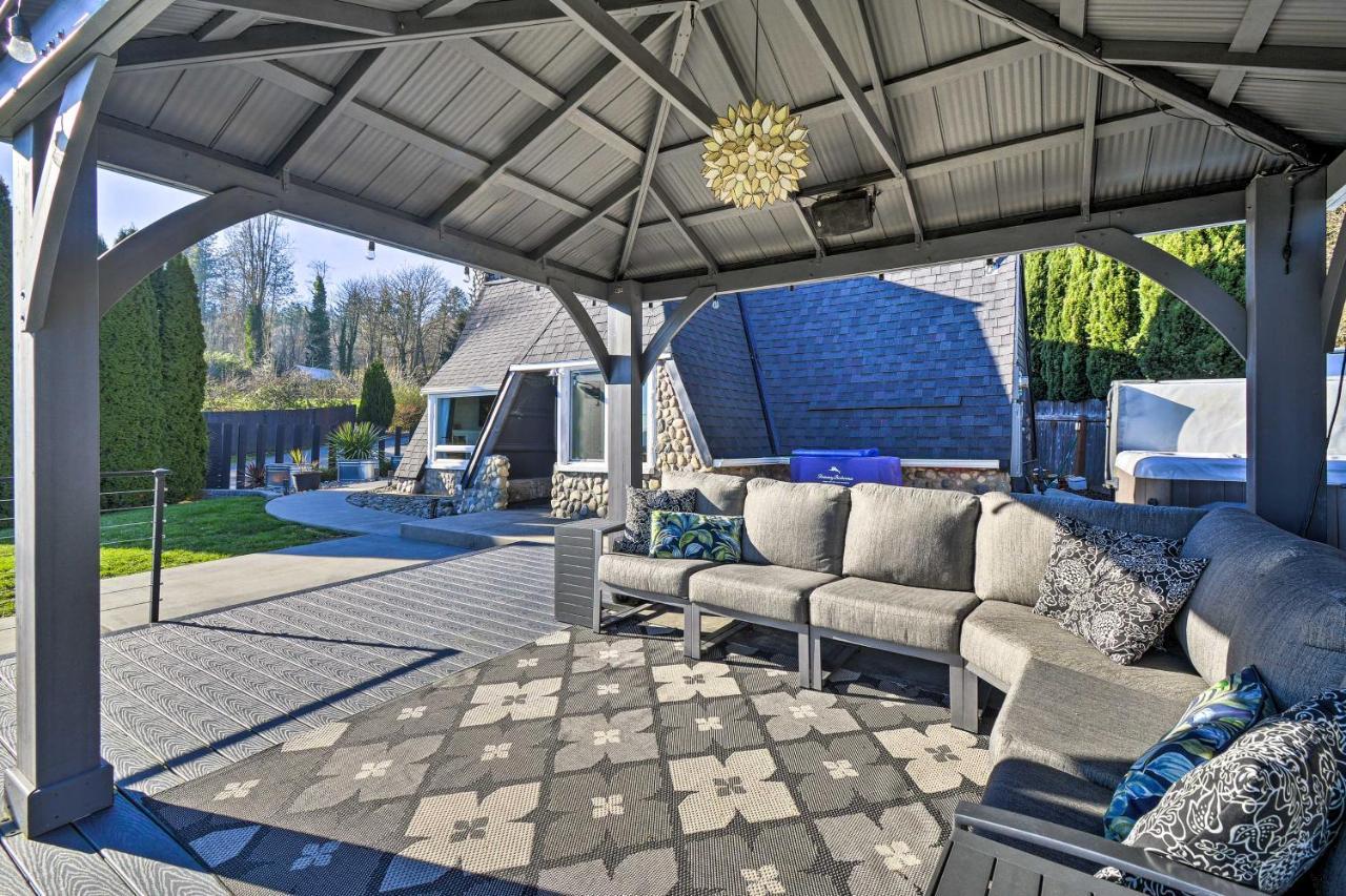 Puget Sound Cabin With Hot Tub And Water Views! 브레머턴 외부 사진